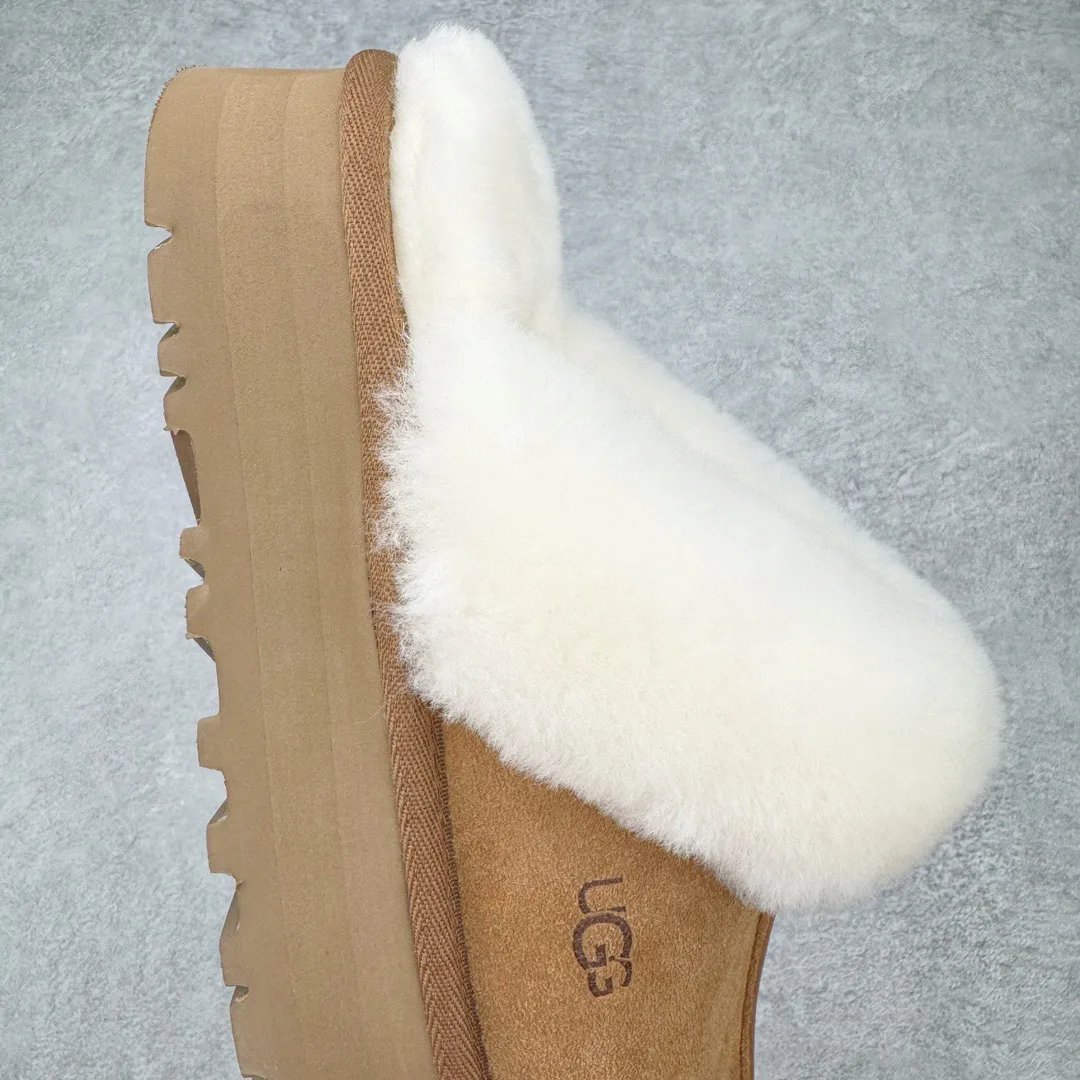 Pick up locally💰520 UGG slippers 2550 Star thick-soled autumn and winter sheep fur snow boots. All shoes are made from ZP. Longfeng A-grade Australian imported sheep fur. Brand OEM production line. Fully follow the ZP process. OEM original pattern maker. Adhere to no original shoes and no development selection. Pay attention to every detail. The most authentic version on the market. TREADLITE "Light Wing" technology outsole. Lightweight/durable/flexible/pile size: 35 36 37 38 39 40 Coding: by2936060